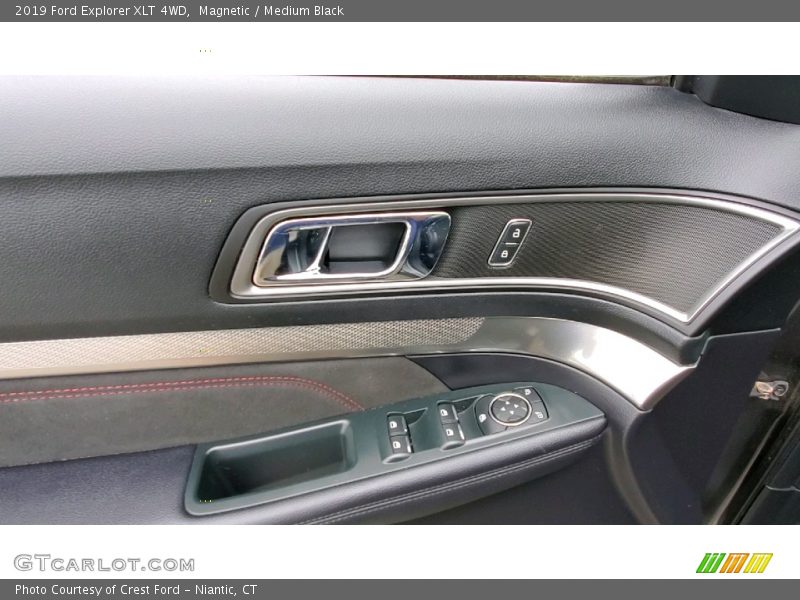 Magnetic / Medium Black 2019 Ford Explorer XLT 4WD