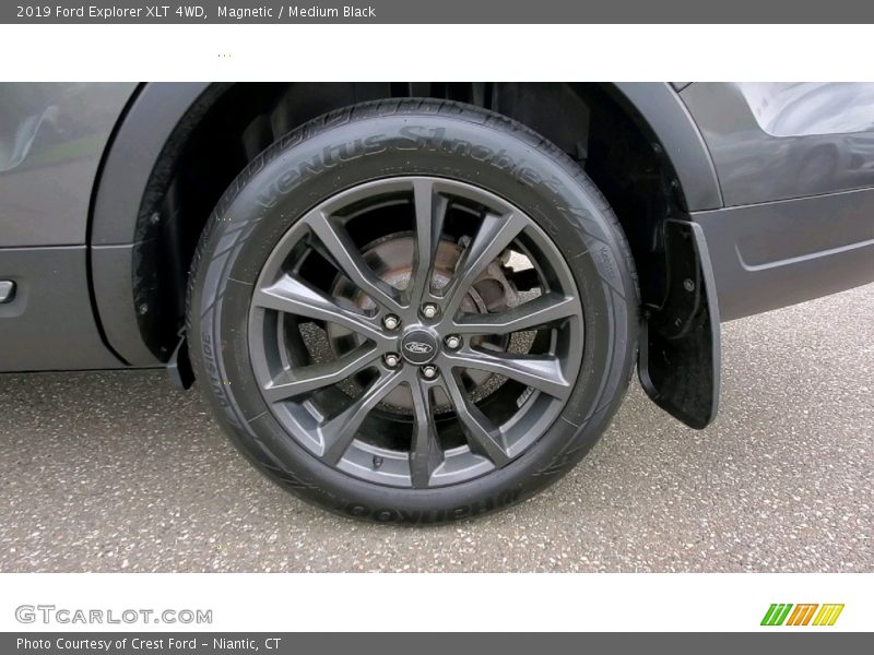 Magnetic / Medium Black 2019 Ford Explorer XLT 4WD