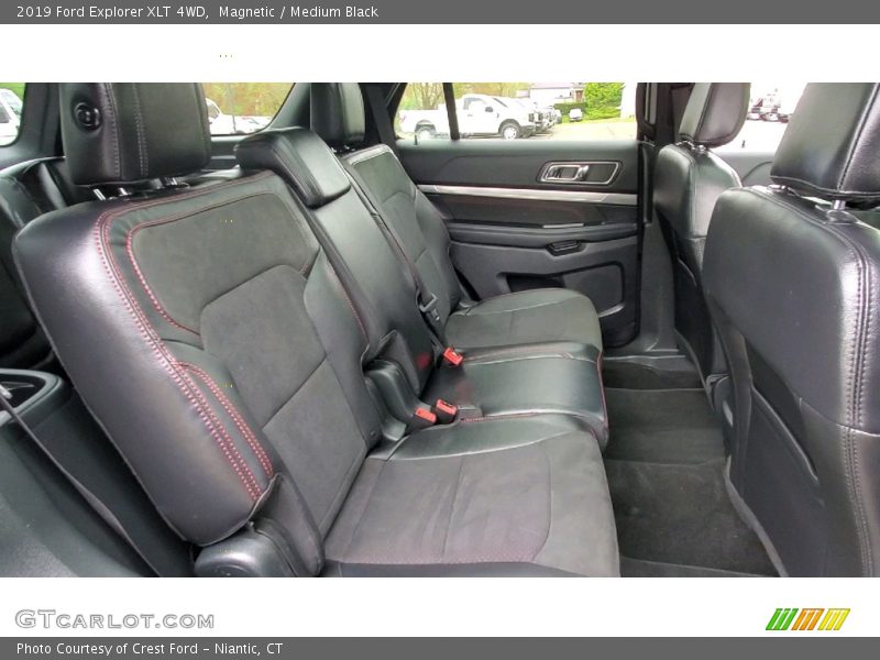 Magnetic / Medium Black 2019 Ford Explorer XLT 4WD