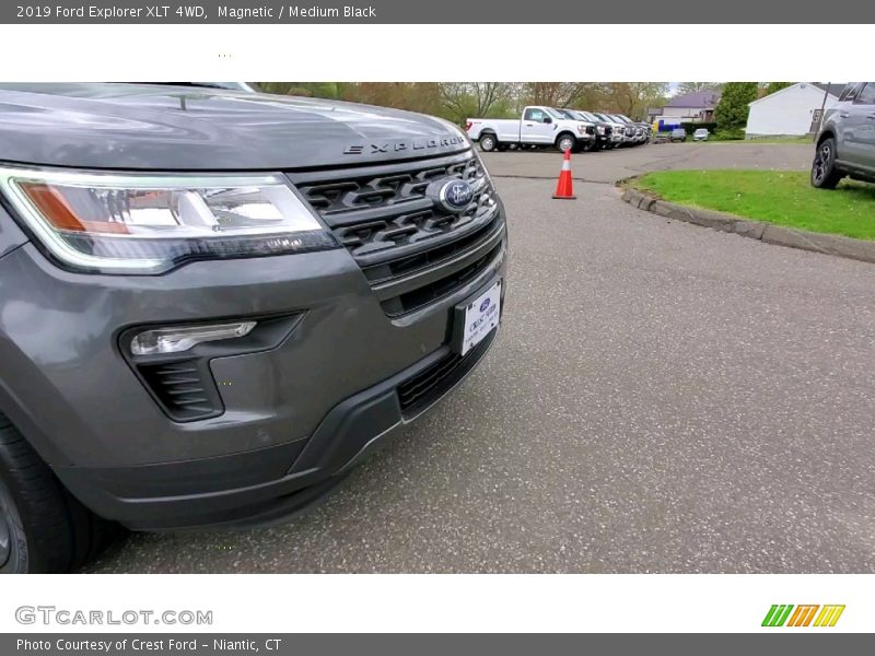 Magnetic / Medium Black 2019 Ford Explorer XLT 4WD