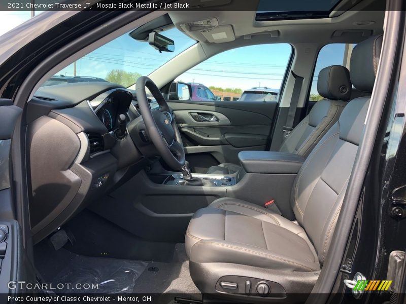 Mosaic Black Metallic / Jet Black 2021 Chevrolet Traverse LT