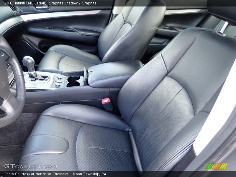 Front Seat of 2015 Q40 Sedan