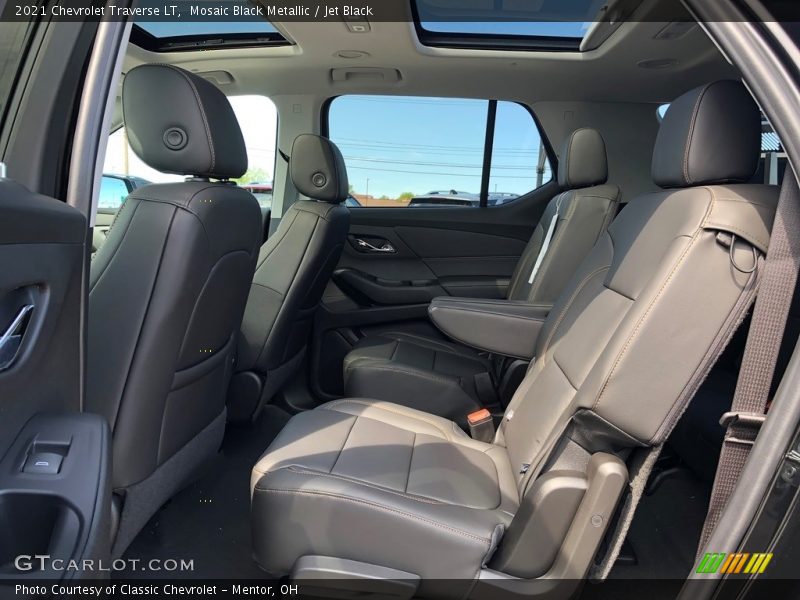 Mosaic Black Metallic / Jet Black 2021 Chevrolet Traverse LT