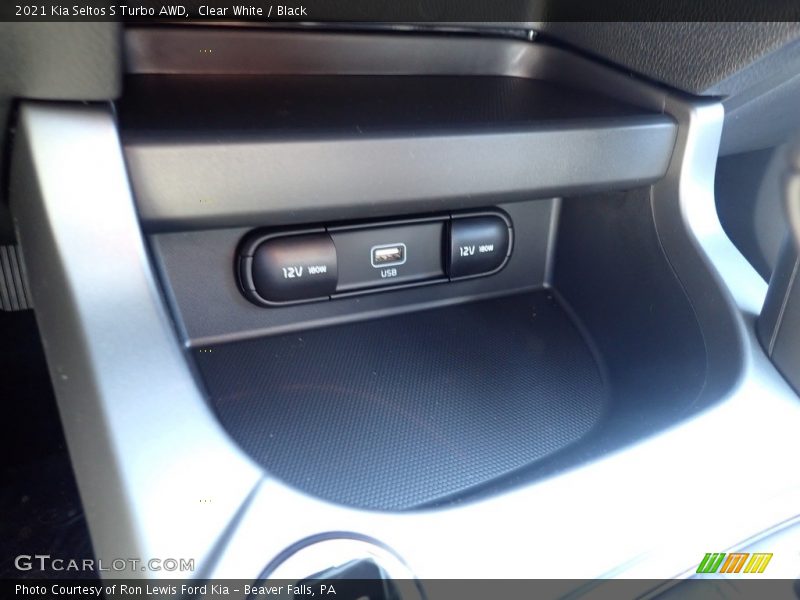 Clear White / Black 2021 Kia Seltos S Turbo AWD