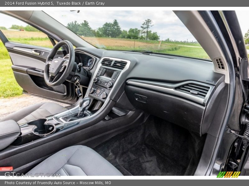 Dashboard of 2014 Fusion Hybrid S