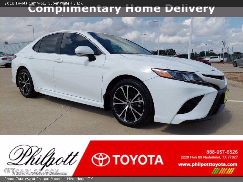Super White / Black 2018 Toyota Camry SE