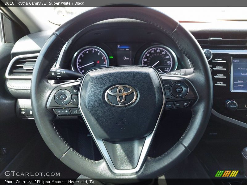 Super White / Black 2018 Toyota Camry SE