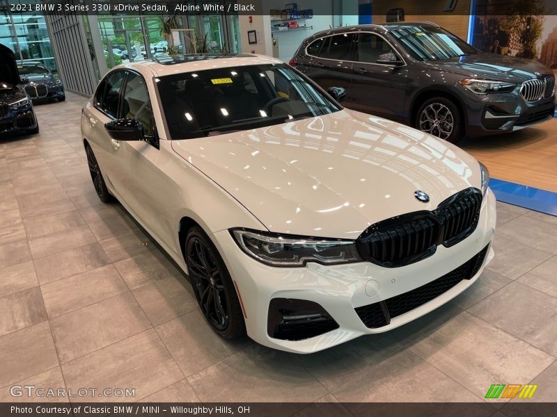 Alpine White / Black 2021 BMW 3 Series 330i xDrive Sedan