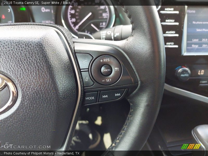 Super White / Black 2018 Toyota Camry SE