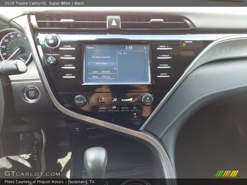 Super White / Black 2018 Toyota Camry SE