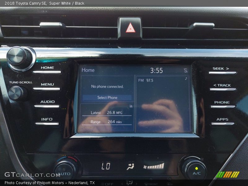 Super White / Black 2018 Toyota Camry SE