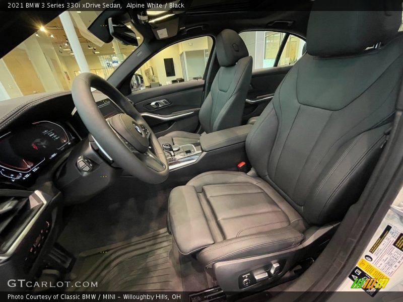 Alpine White / Black 2021 BMW 3 Series 330i xDrive Sedan
