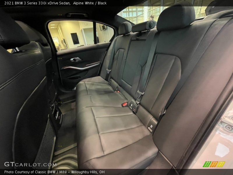 Alpine White / Black 2021 BMW 3 Series 330i xDrive Sedan