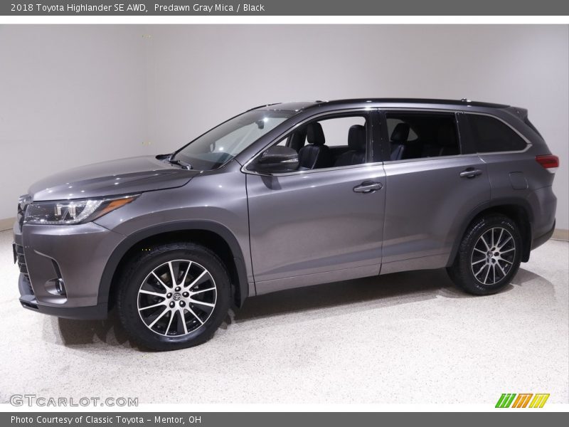 Predawn Gray Mica / Black 2018 Toyota Highlander SE AWD