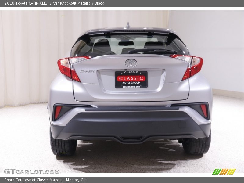 Silver Knockout Metallic / Black 2018 Toyota C-HR XLE