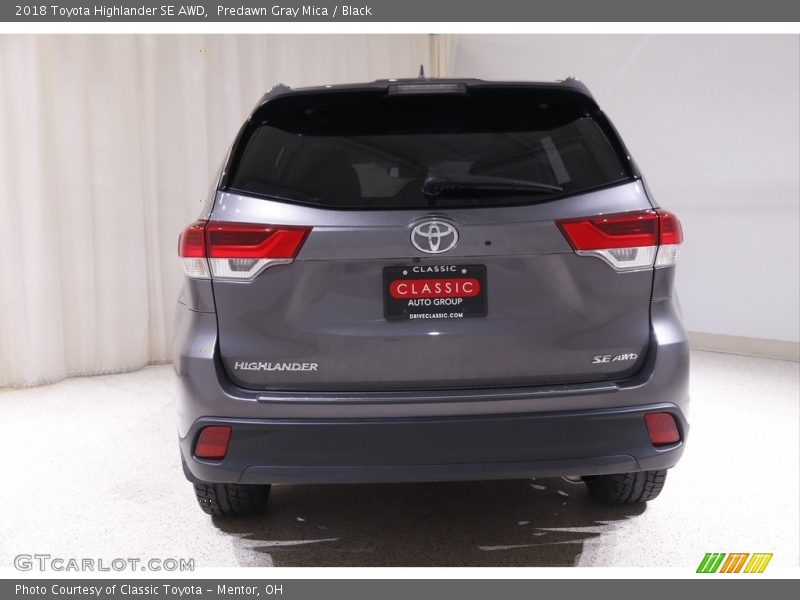 Predawn Gray Mica / Black 2018 Toyota Highlander SE AWD
