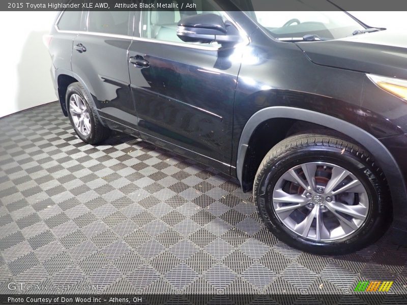 Attitude Black Metallic / Ash 2015 Toyota Highlander XLE AWD