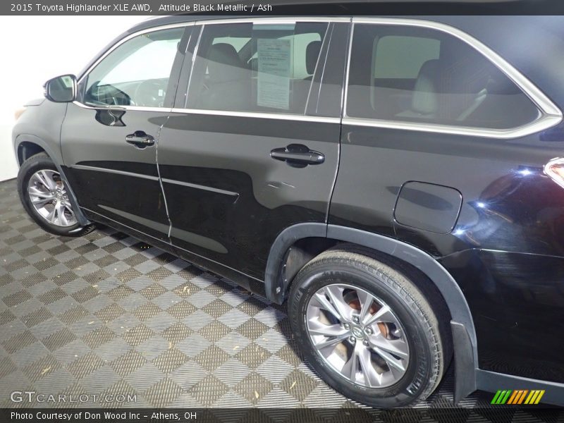 Attitude Black Metallic / Ash 2015 Toyota Highlander XLE AWD