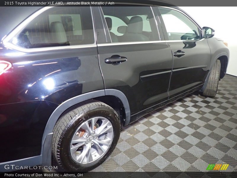 Attitude Black Metallic / Ash 2015 Toyota Highlander XLE AWD