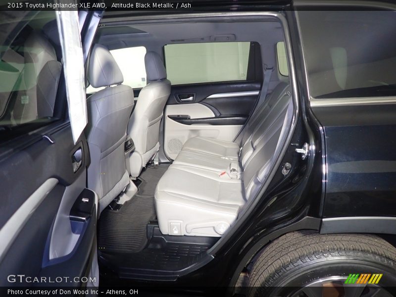 Attitude Black Metallic / Ash 2015 Toyota Highlander XLE AWD