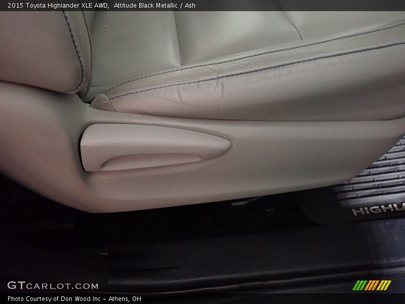 Attitude Black Metallic / Ash 2015 Toyota Highlander XLE AWD