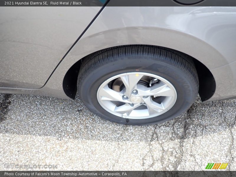 Fluid Metal / Black 2021 Hyundai Elantra SE