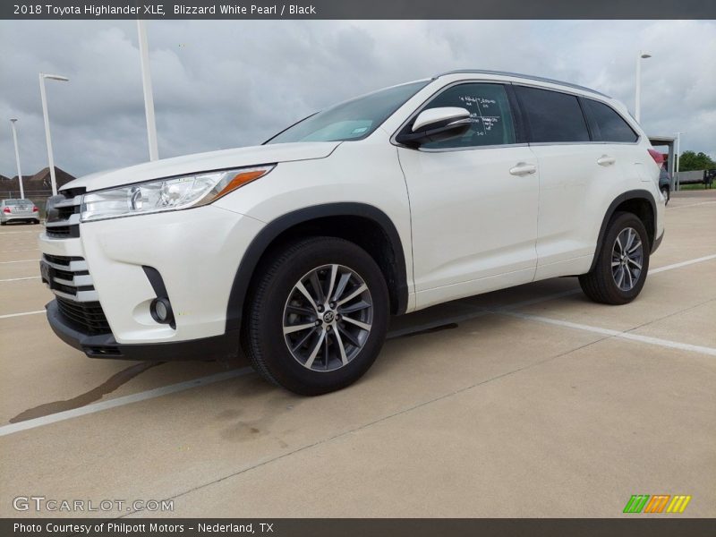 Blizzard White Pearl / Black 2018 Toyota Highlander XLE