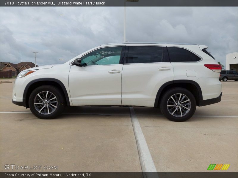 Blizzard White Pearl / Black 2018 Toyota Highlander XLE