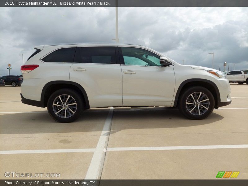 Blizzard White Pearl / Black 2018 Toyota Highlander XLE