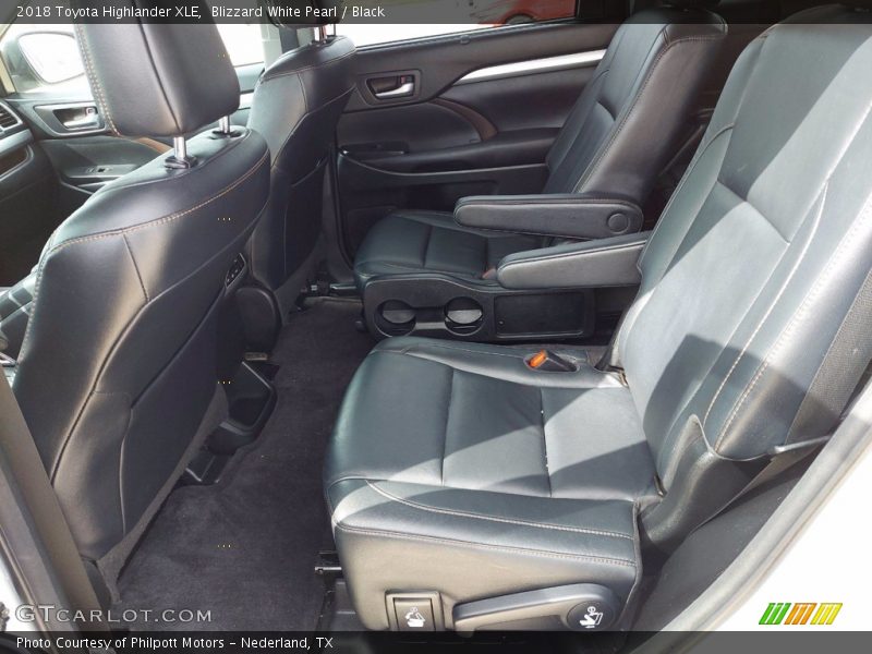 Blizzard White Pearl / Black 2018 Toyota Highlander XLE