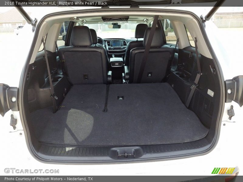 Blizzard White Pearl / Black 2018 Toyota Highlander XLE