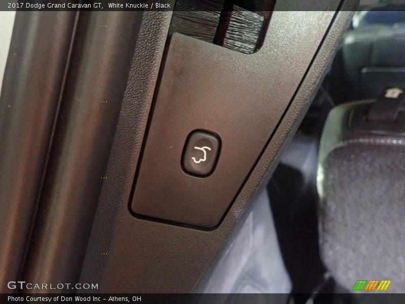 White Knuckle / Black 2017 Dodge Grand Caravan GT