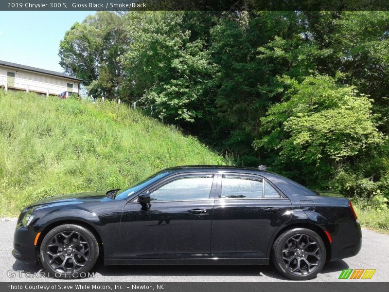 Gloss Black / Smoke/Black 2019 Chrysler 300 S