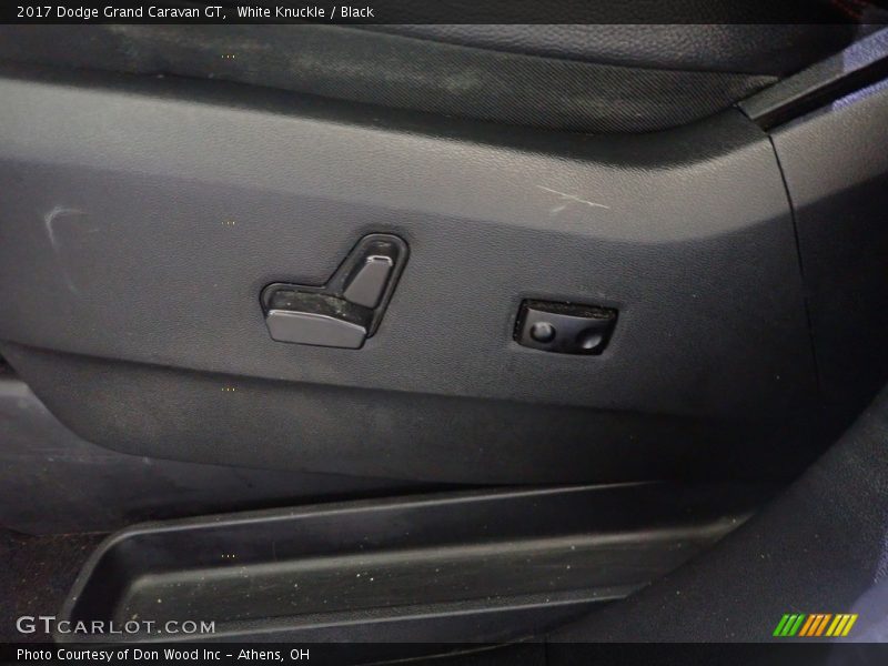 White Knuckle / Black 2017 Dodge Grand Caravan GT