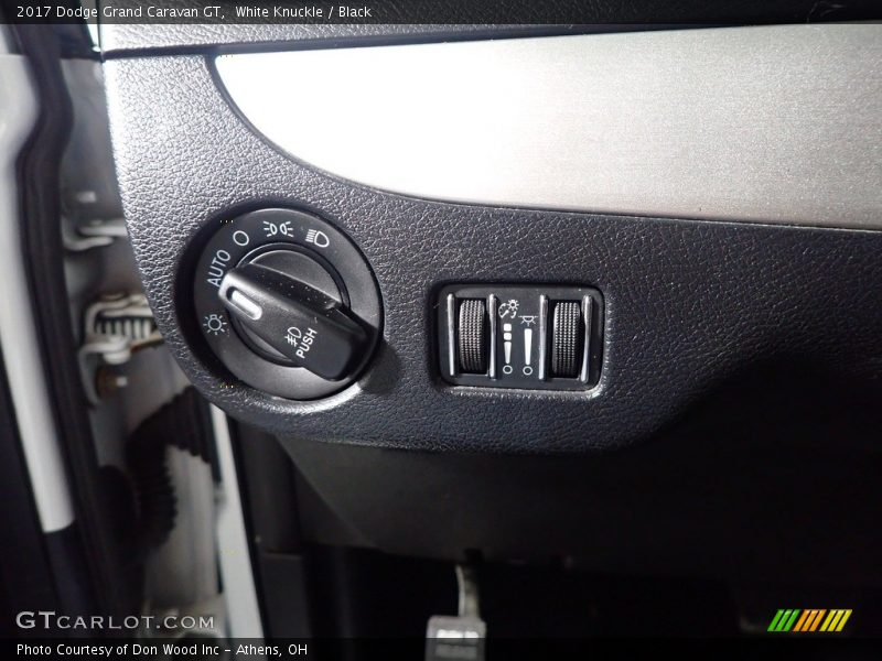 White Knuckle / Black 2017 Dodge Grand Caravan GT
