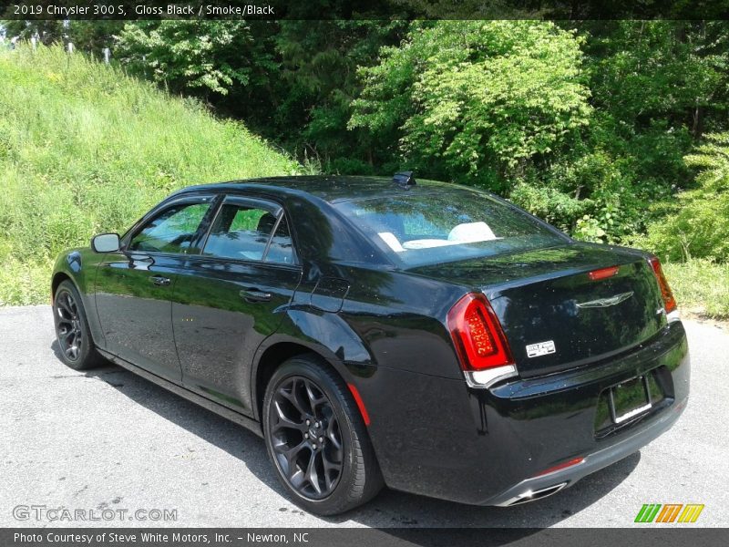 Gloss Black / Smoke/Black 2019 Chrysler 300 S