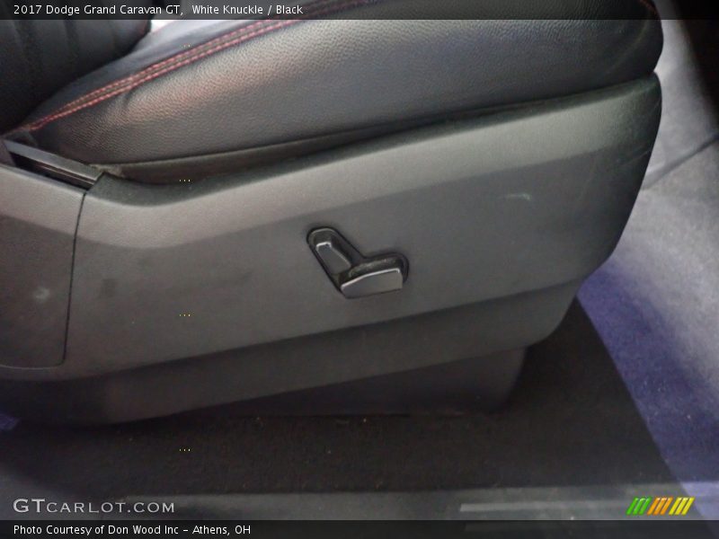 White Knuckle / Black 2017 Dodge Grand Caravan GT