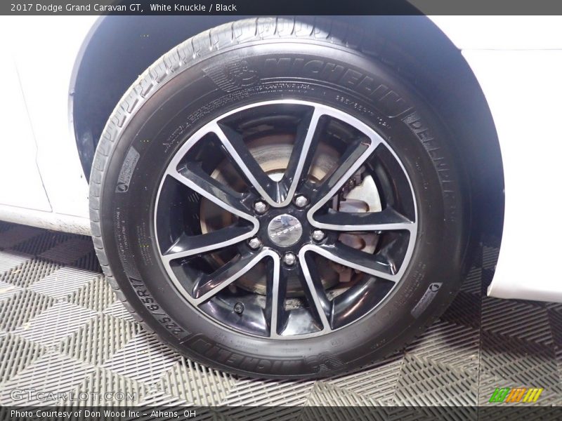 White Knuckle / Black 2017 Dodge Grand Caravan GT