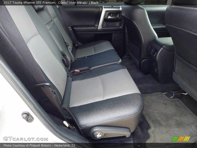 Classic Silver Metallic / Black 2017 Toyota 4Runner SR5 Premium