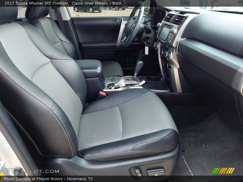 Classic Silver Metallic / Black 2017 Toyota 4Runner SR5 Premium