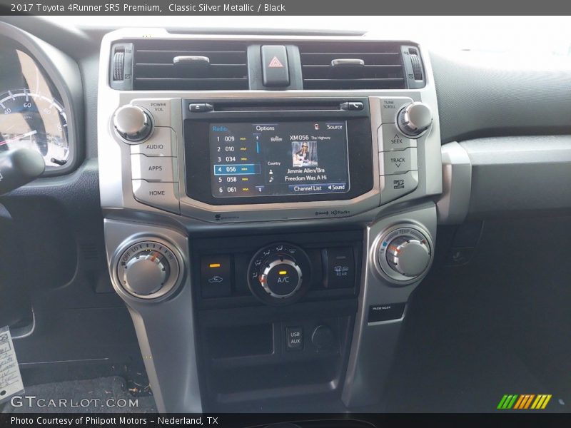Classic Silver Metallic / Black 2017 Toyota 4Runner SR5 Premium