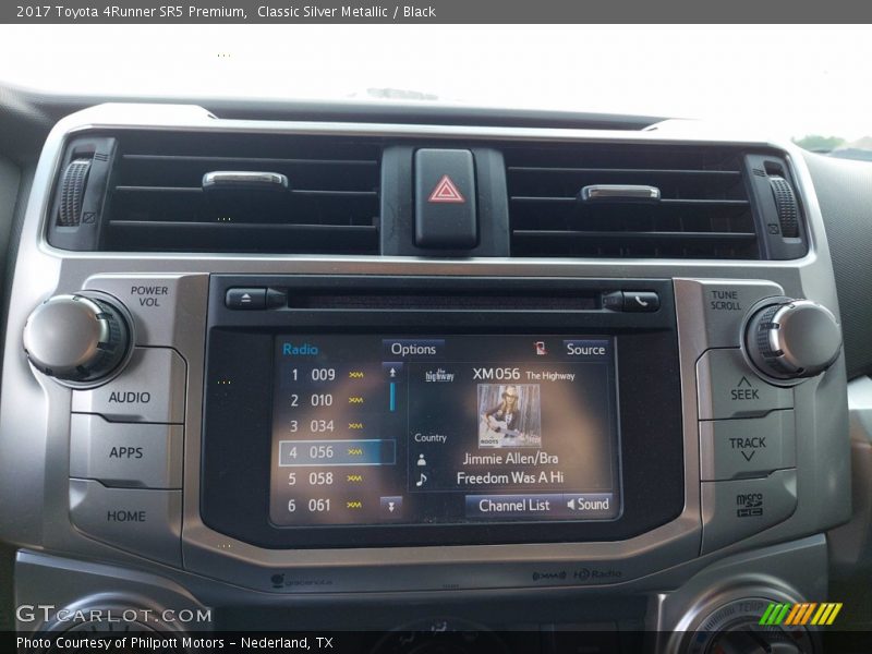 Classic Silver Metallic / Black 2017 Toyota 4Runner SR5 Premium