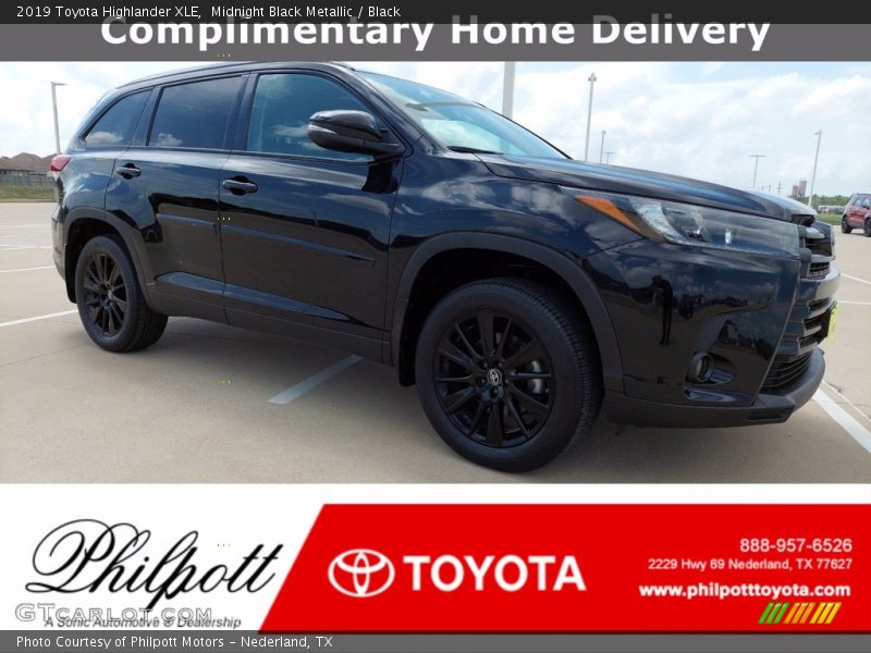 Midnight Black Metallic / Black 2019 Toyota Highlander XLE