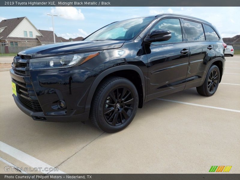 Midnight Black Metallic / Black 2019 Toyota Highlander XLE