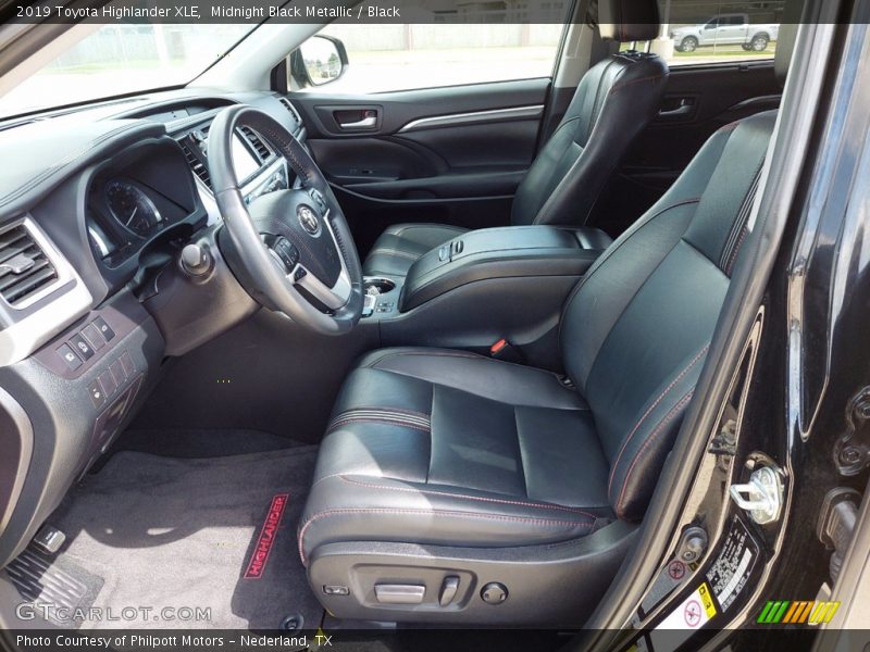 Midnight Black Metallic / Black 2019 Toyota Highlander XLE