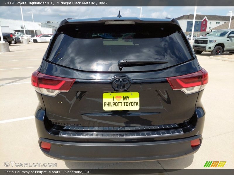 Midnight Black Metallic / Black 2019 Toyota Highlander XLE