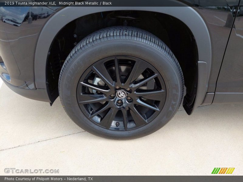 Midnight Black Metallic / Black 2019 Toyota Highlander XLE