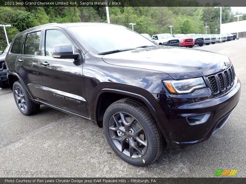 Front 3/4 View of 2021 Grand Cherokee Limited 4x4