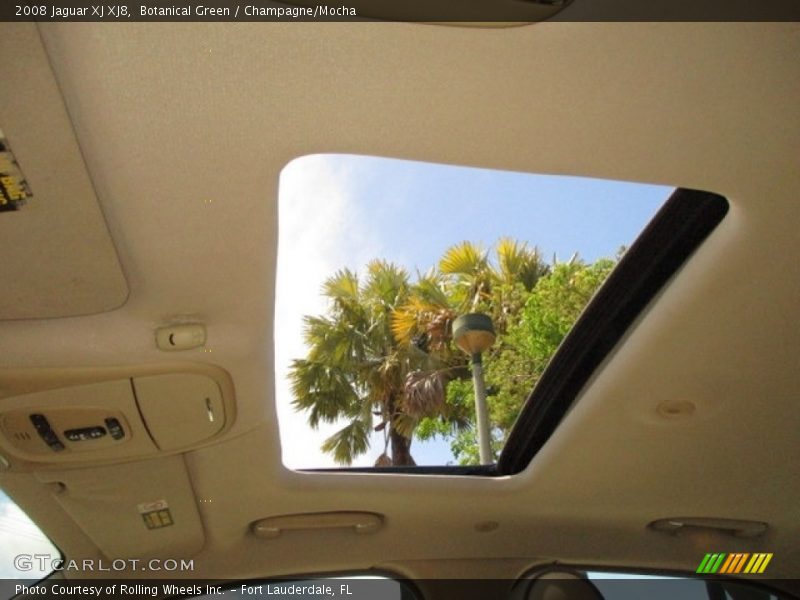 Botanical Green / Champagne/Mocha 2008 Jaguar XJ XJ8