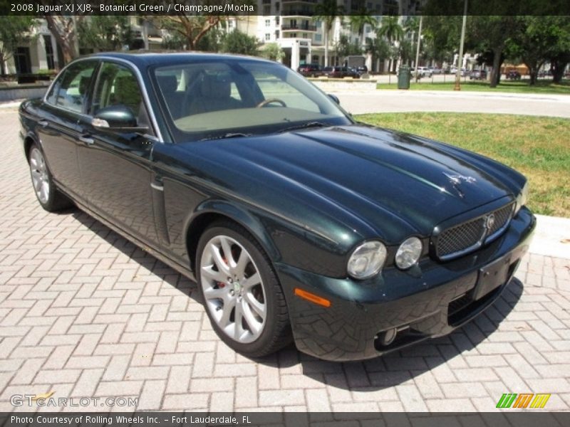 Front 3/4 View of 2008 XJ XJ8